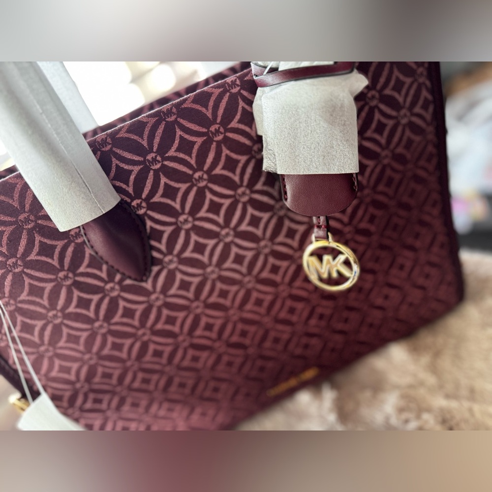 Sale NWT Michael Kors Shimmer Burgundy Tote Crossbody Shoulder Bag - Picture 16 of 16